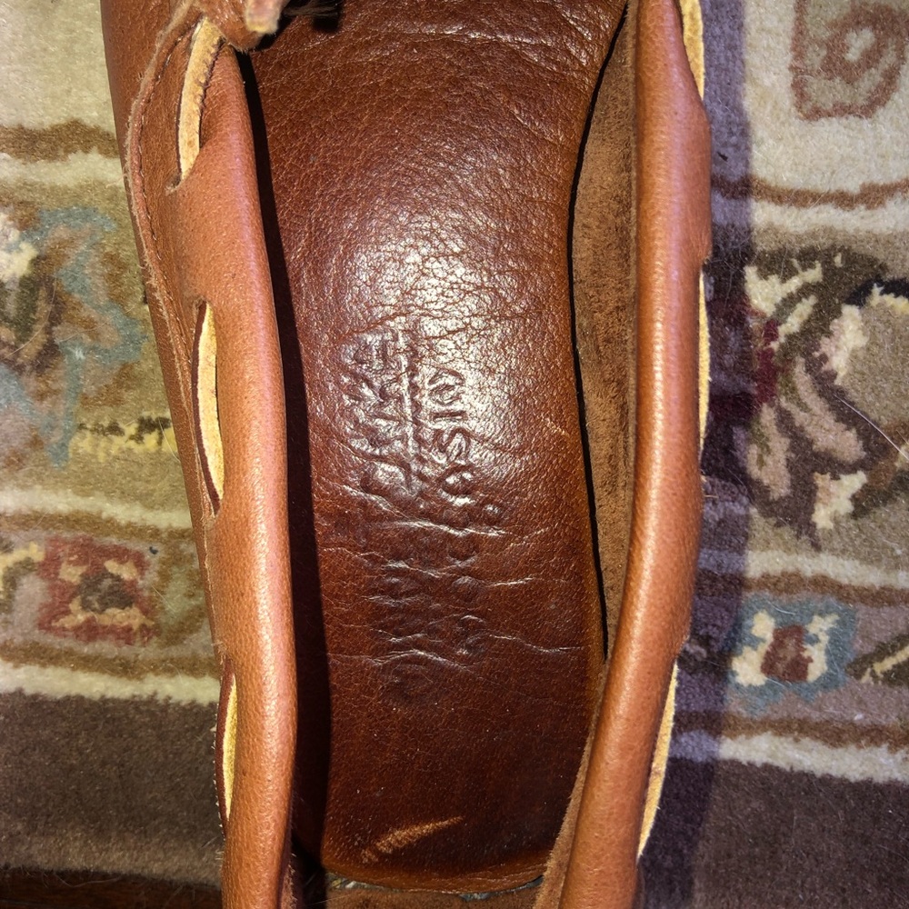 Minnetonka leather moccasins/loafers...Size 8 - Picture 5 of 7